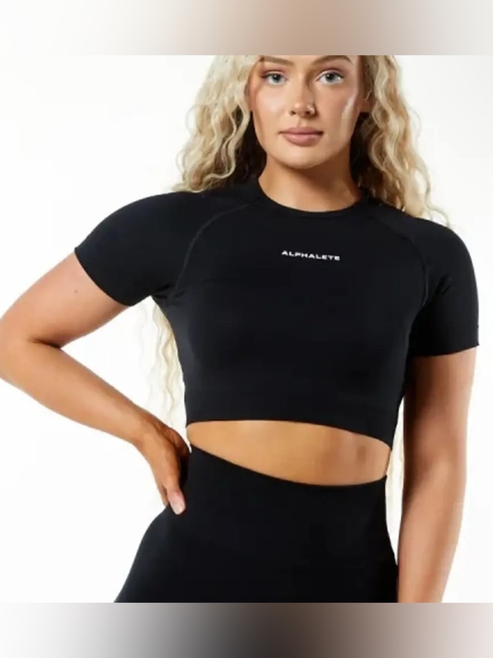 Alphalete Amplify Crop Top - Black Short-Sleeve Cropped Performance Top